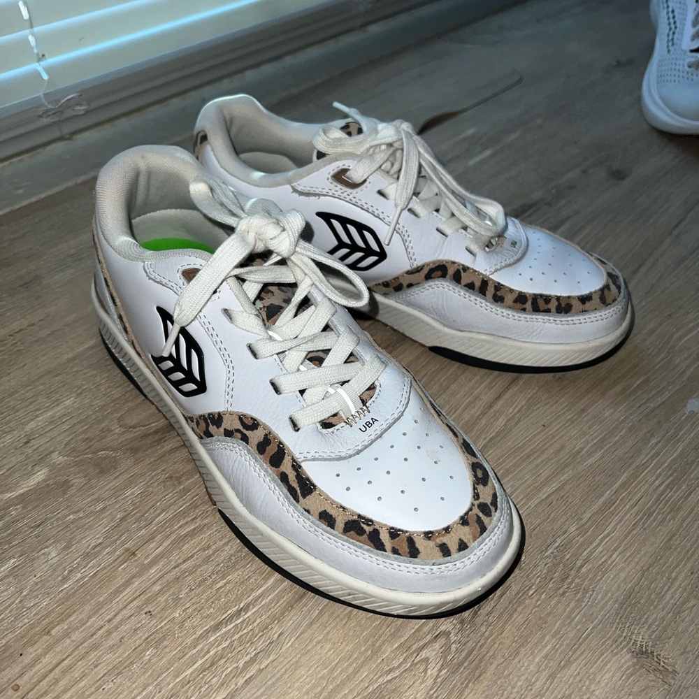 Cariuma White leather and Leopard print Sneakers - Picture 2 of 8
